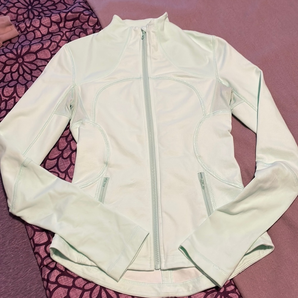 Lululemon jacket size 4 mint color